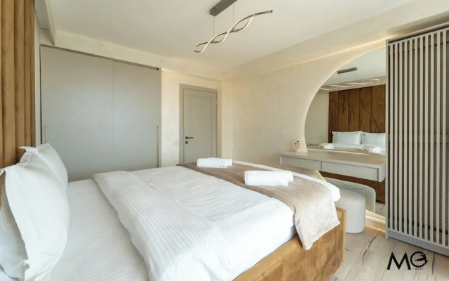 MoHost Valcom - Luxury Skyline Penthouse