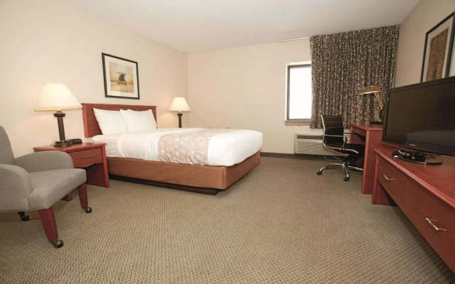 La Quinta Inn Milwaukee West Brookfield