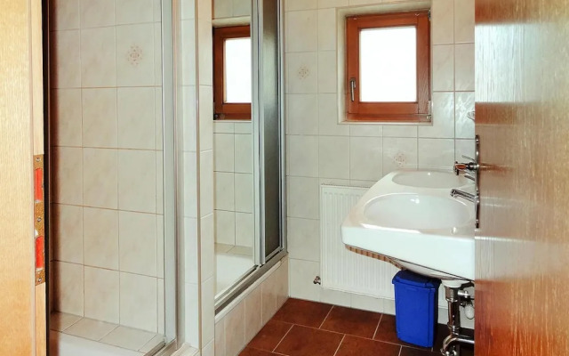 Large Holiday Home With Garden and Balcony in Otztal