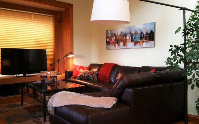 Geneva Garden Bungalow - Two Bedroom Home