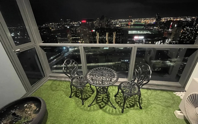 Luxury 2B2B Marvelous View Central Location