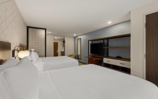 Everhome Suites Denver Airport