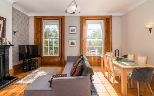 Stylish 1 bed Near Greenwich for 4!