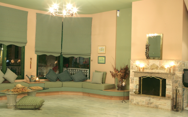Aquarius Apartments