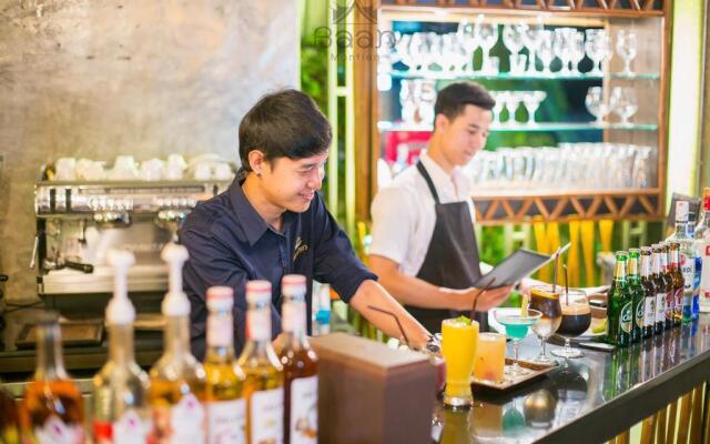 Chala Number 2 Art and Gallery House