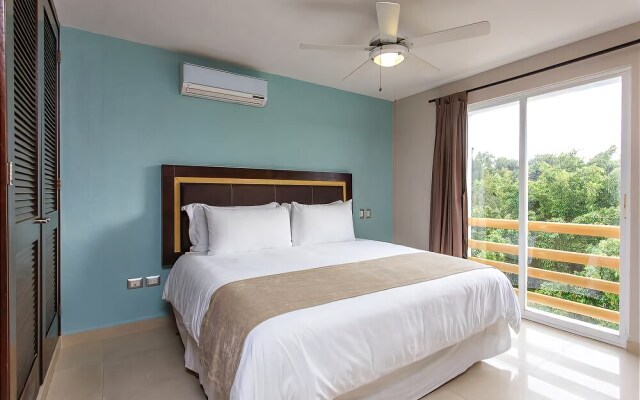 Plaza Paraiso by Playa Moments