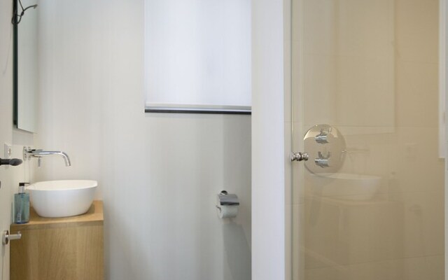 Modern & Luxurious 2 Bedroom Apartment