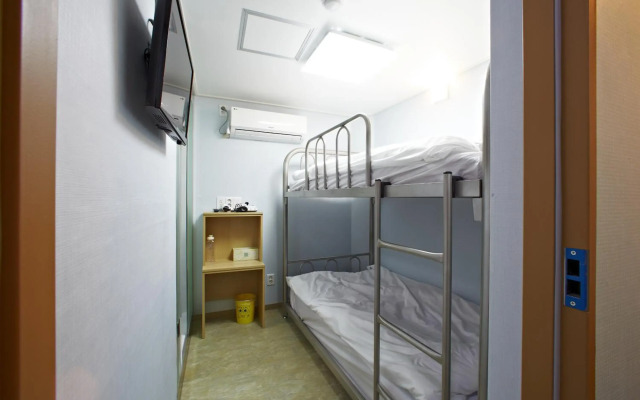 Rainbow Hotel Myeongdong