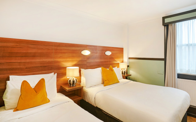 Huttons Hotel, Victoria London