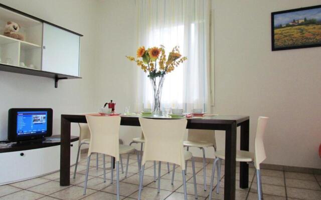 Comfortable Villa Close to the Beach