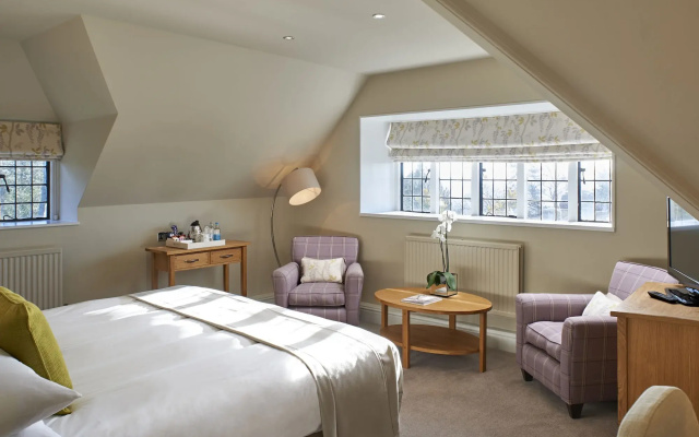 The Manor Elstree