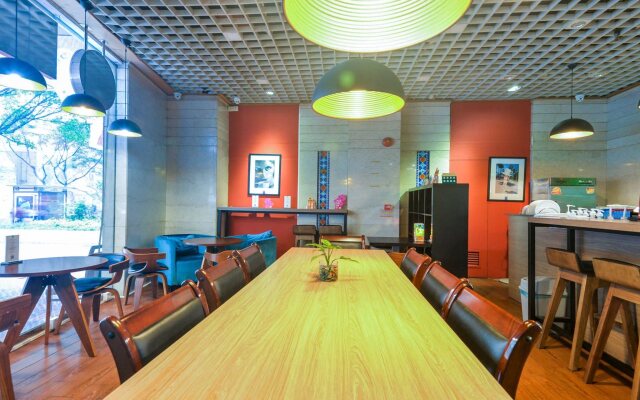 New World Hotel