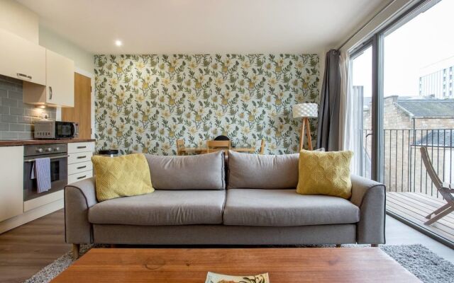 Chic Merchant City Apt. w/ Balcony