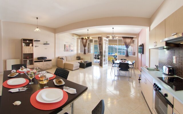 Sea Breeze Apartment