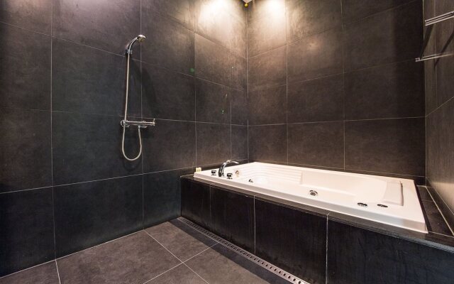 Starhills Hotel