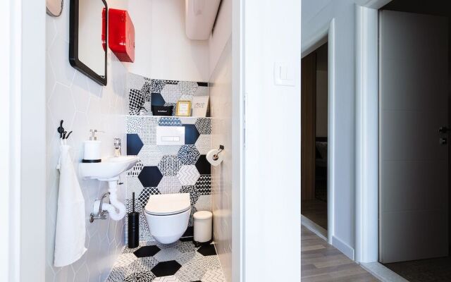 Apartment Black & White