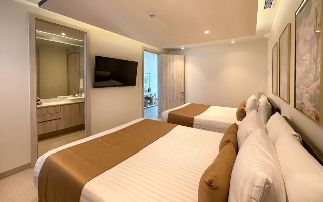 Has it all Beachfront Retreat With Stunning Views