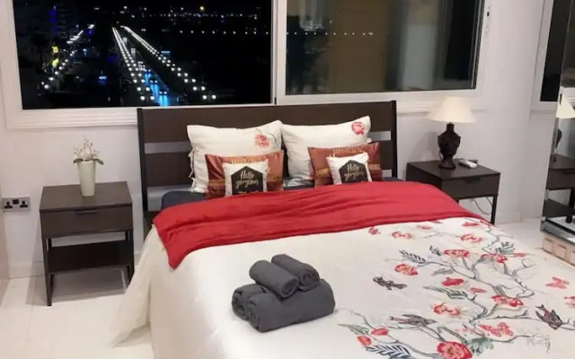 Larnaca Seaview Rooms
