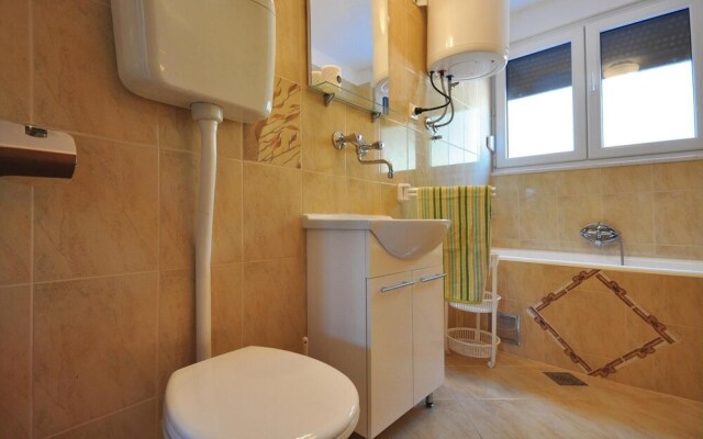 Stunning Home in Kastel Gomilica With Wifi and 3 Bedrooms