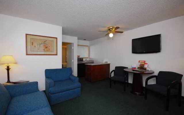 Ramada Inn & Suites Foothills Resort