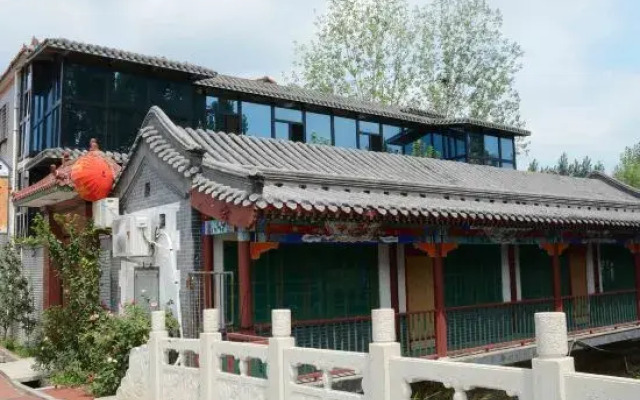 Baiyangdian Water Town Inn