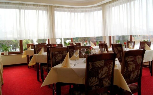 Villa Hoff Wellness & SPA Hotel