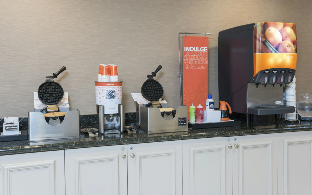 Hampton Inn & Suites Hartford-Manchester