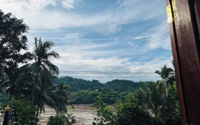 Villa Phonethip Mekong Riverside