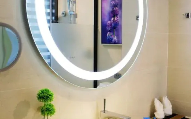 Lavande Hotels (Zhumadian High-speed Railway Station)