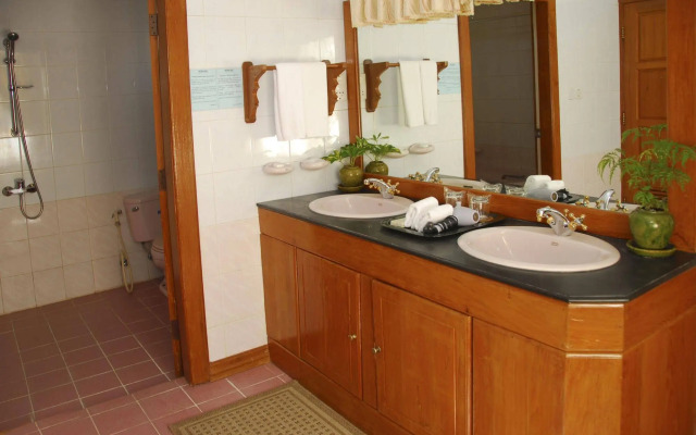 Amazing Chaung Tha Resort