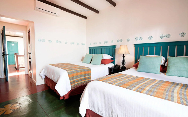 Isla de Flores Hotel