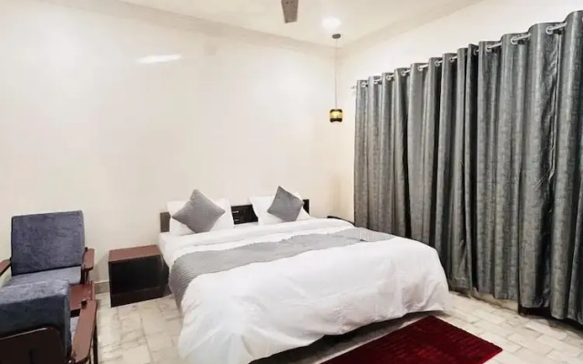 Hotel 7 Cr