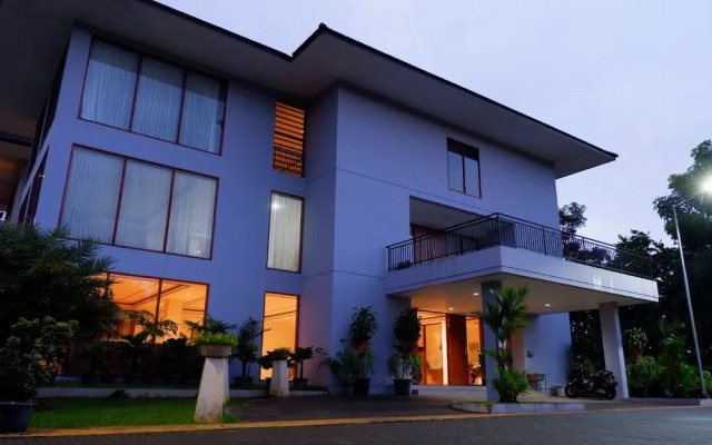 Nava Magnolia Hotel