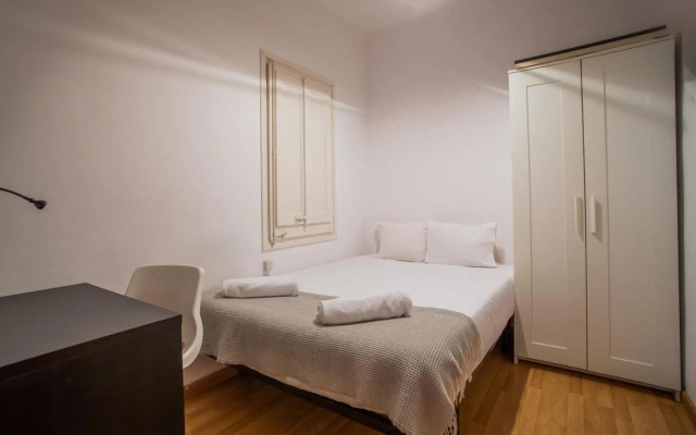 51FLO4-Well located apartment in Sant Antoni