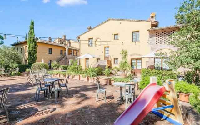 Belvilla by OYO Farmhous With Swimming Pool