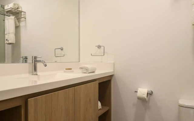 w Fancy 2BR With Balcony in Miraflores