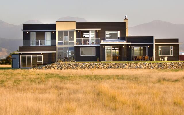 Appleby House & Rabbit Island Huts