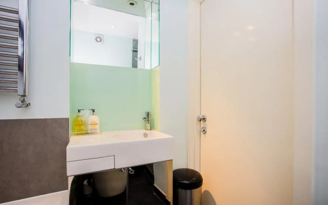 2 Bedroom Flat Sleeps 4 In Chelsea