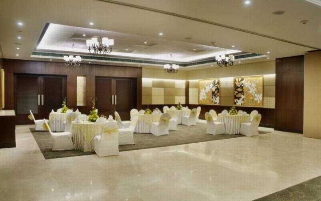Express Sarovar Portico
