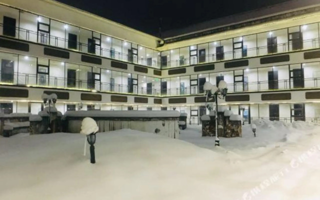 Xiling Snow Mountain Maple Leaf Hotel