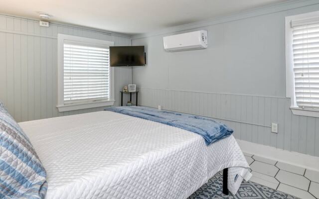 Anchors Away River House