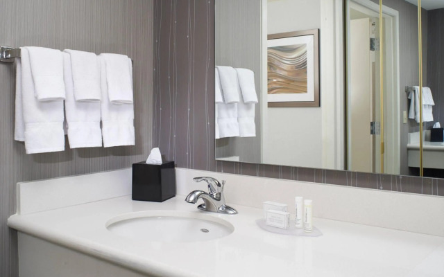 Courtyard by Marriott Cleveland Airport North