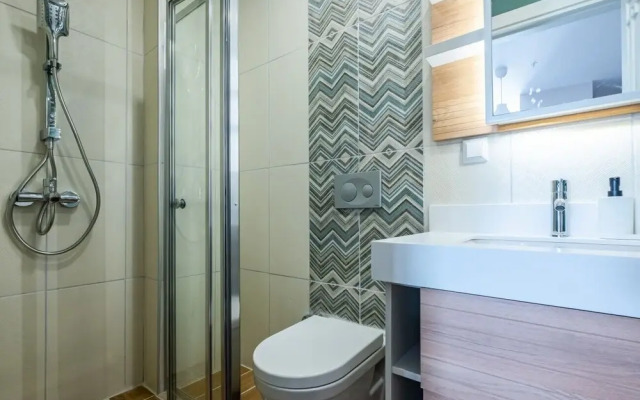 Sleek Flat in Kagithane With Terrace