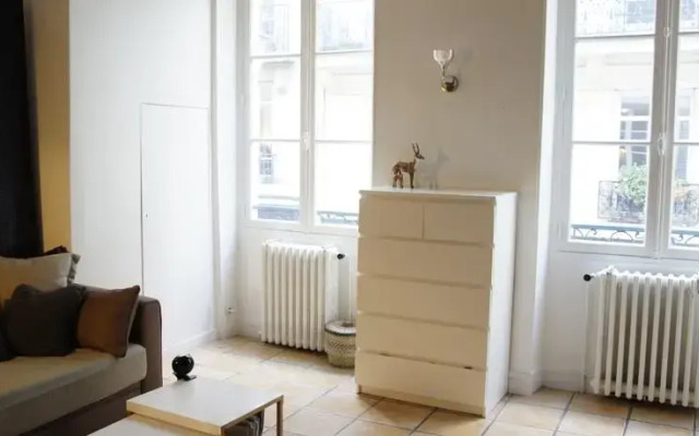 Marais Mezzanine