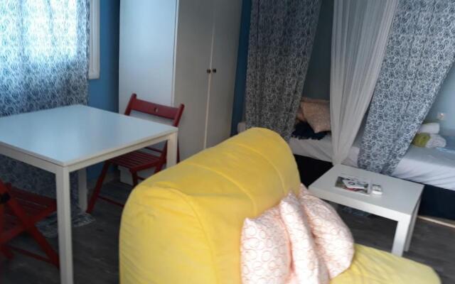 Romantically allured studio next to the center