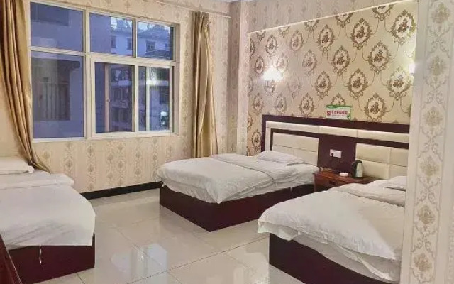Chuxiong Jinfu Hotel