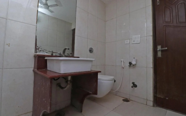 Foxoso Taj View Hotel