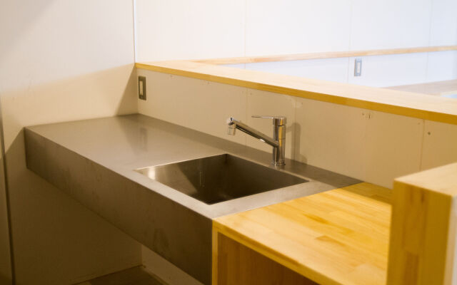 Hostel and Dining Tanga Table