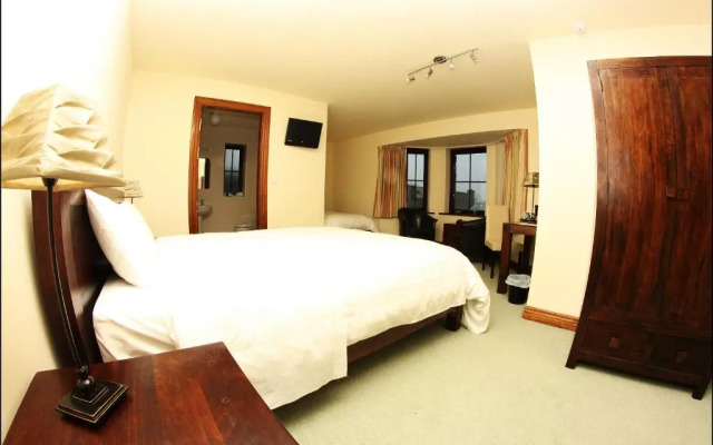All The Twos B&B Clifden