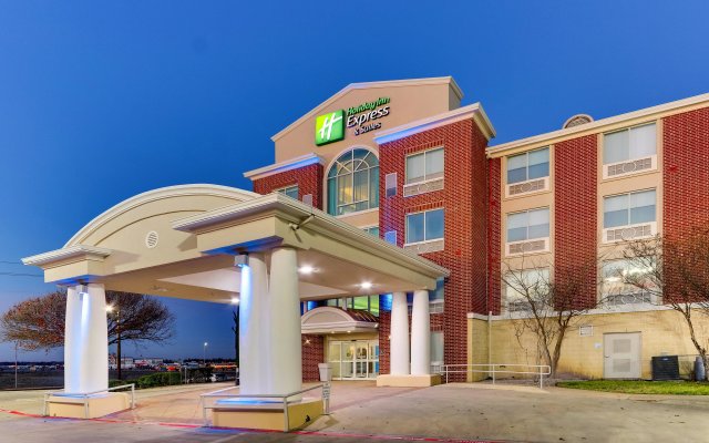 Holiday Inn Express & Suites Lake Worth, an IHG Hotel